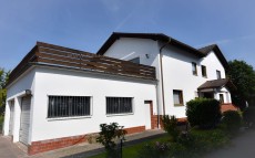 * Zweifamilien-Traum in Feldrandlage von Braunfels-Neukirchen *