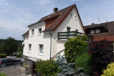 * Heimeliges Einfamilienhaus mit Nebengeb&auml;ude in Leun-Bissenberg *