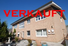 * Fernblick inklusive ! Massives Haus mit Einliegerwohnung in Leun *