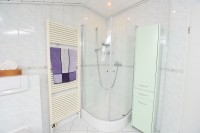8_Dusche__.jpg